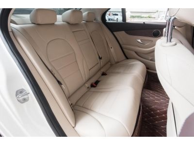 2019 Benz c220d Exclusive มาพร้อมความ คลาสสิก หรูหรา ✨วิ่งน้อยมาก 53,000 กม. มือเดียวป้ายแดง ขับดี แรง ประหยัดจากป้ายแดงเยอะมาก รูปที่ 4
